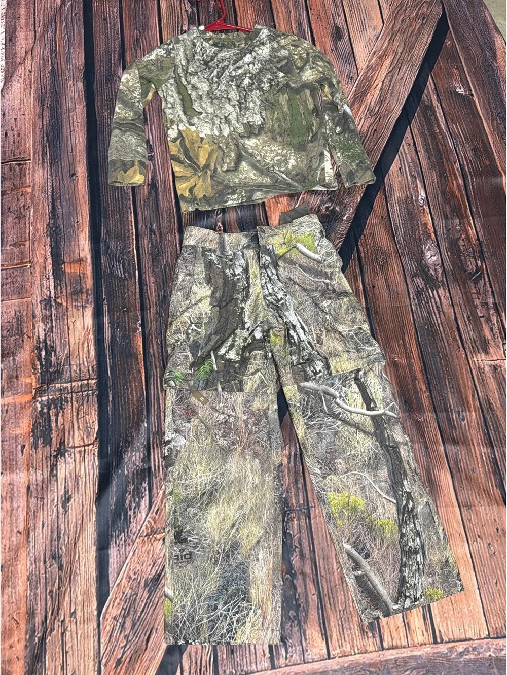 Magellan Hunt Gear Camouflage Shirt and Pants Set youth XS